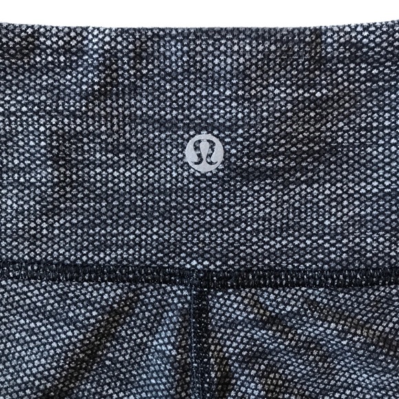 SOLD Lululemon Wunder Under Crop Diamond Jacquard - Picture 5 of 7